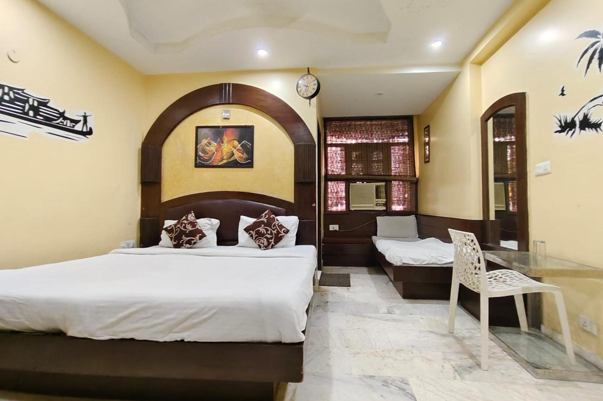 Spot Inn Hostel Nuova Delhi Esterno foto