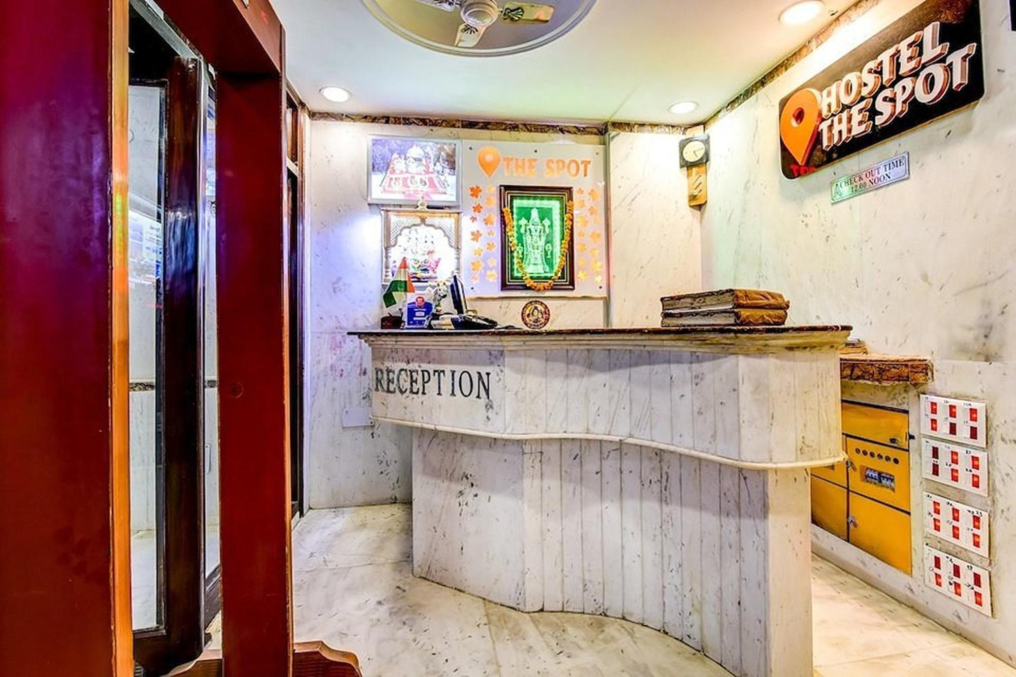 Spot Inn Hostel Nuova Delhi Esterno foto